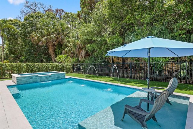 461 Pumpkin Drive, Palm Beach Gardens, FL 33410