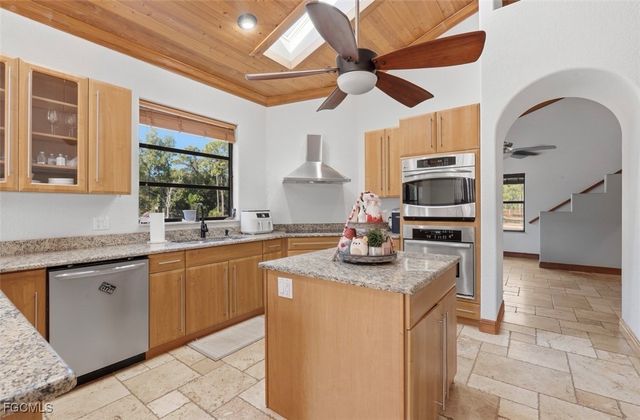 12751 Palmetto Pines DR, Cape Coral, FL 33909