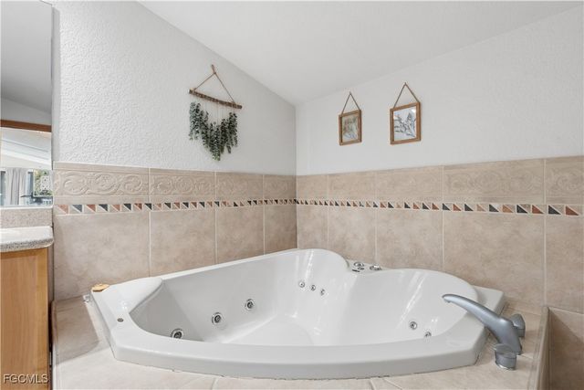 12751 Palmetto Pines DR, Cape Coral, FL 33909