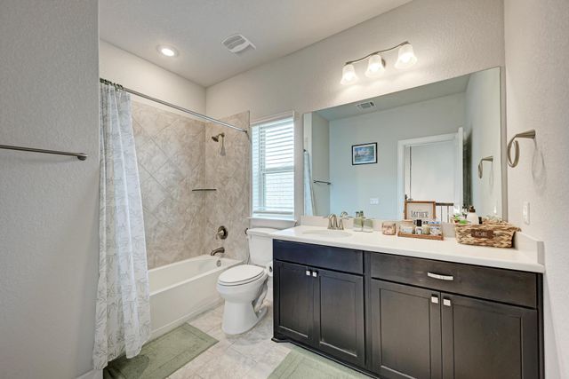 1105 White Daisy LN, Georgetown, TX 78628