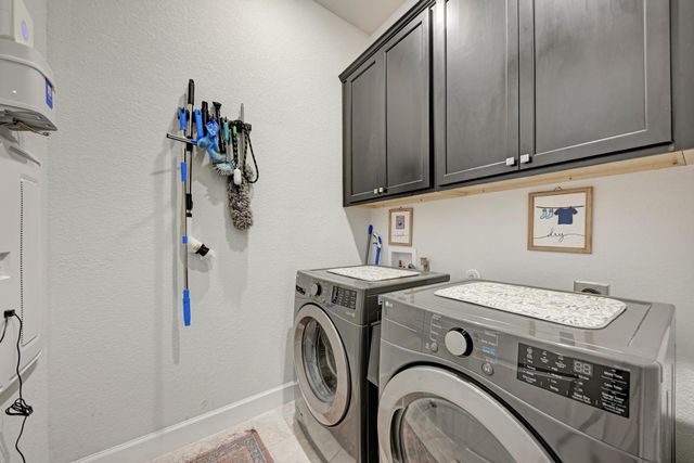 1105 White Daisy LN, Georgetown, TX 78628
