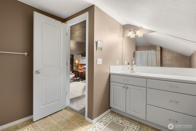 14211 SE 162nd Place, Renton, WA 98058