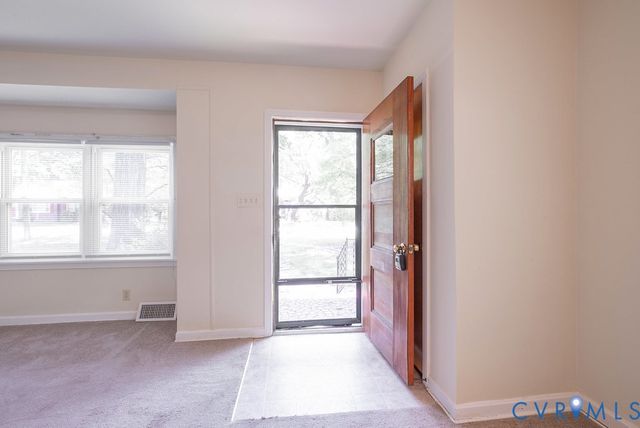 14616 Rivermont Rd, Chester, VA 23836