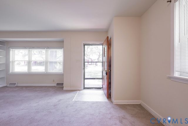 14616 Rivermont Rd, Chester, VA 23836