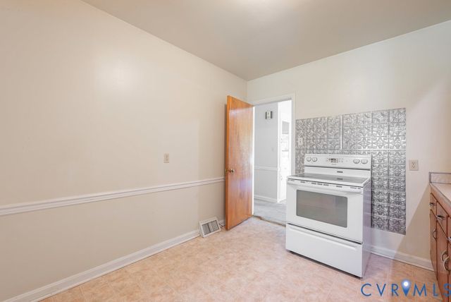 14616 Rivermont Rd, Chester, VA 23836