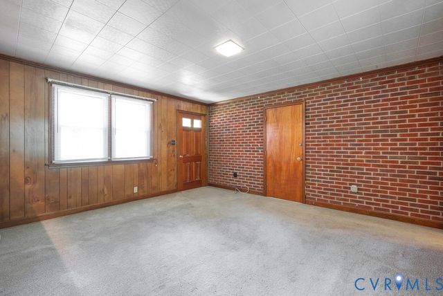 14616 Rivermont Rd, Chester, VA 23836