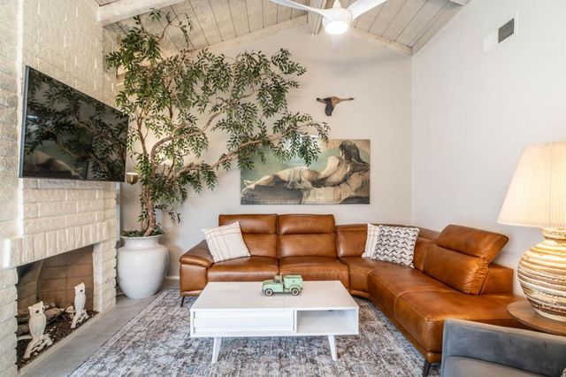 2234 S Linden Way E, Palm Springs, CA 92264