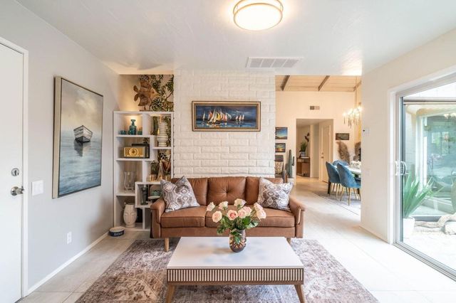 2234 S Linden Way E, Palm Springs, CA 92264