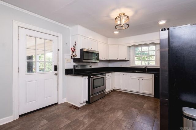 3933 N Lookout Road, Little Rock, AR 72205