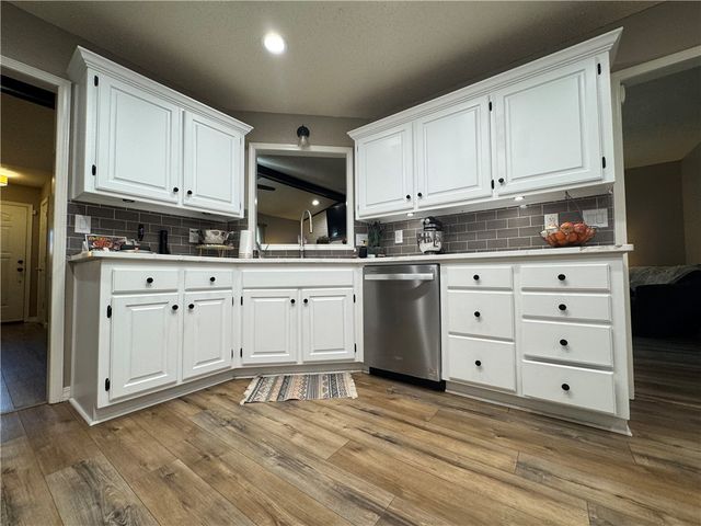 1001 S Seattle Avenue, Russellville, AR 72801