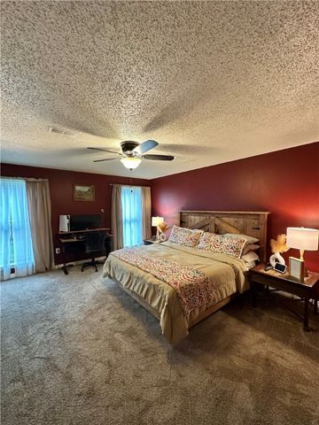 1001 S Seattle Avenue, Russellville, AR 72801