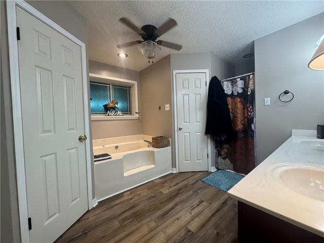 1001 S Seattle Avenue, Russellville, AR 72801