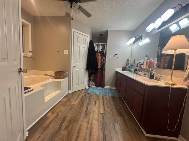 1001 S Seattle Avenue, Russellville, AR 72801