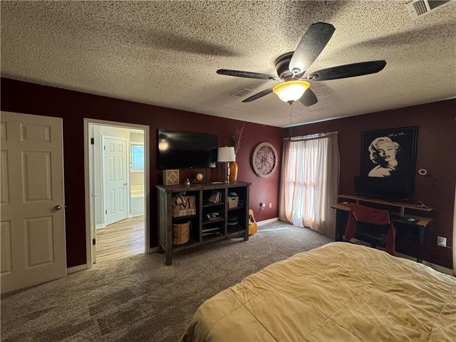 1001 S Seattle Avenue, Russellville, AR 72801