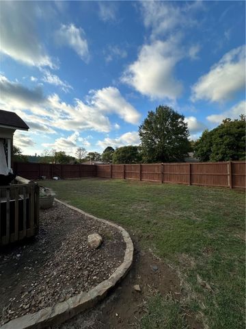 1001 S Seattle Avenue, Russellville, AR 72801