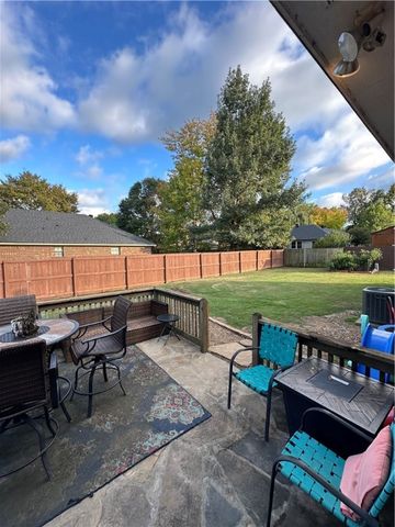 1001 S Seattle Avenue, Russellville, AR 72801