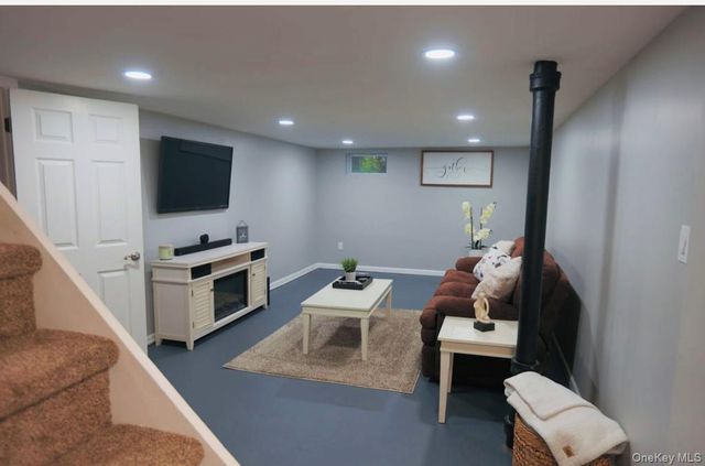 407 Tree Road, South Setauket, NY 11720