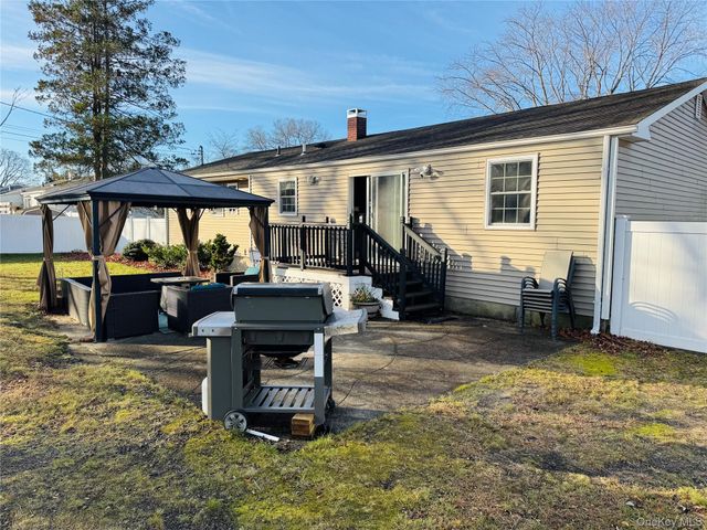 407 Tree Road, South Setauket, NY 11720