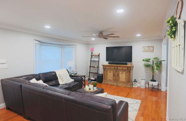 407 Tree Road, South Setauket, NY 11720