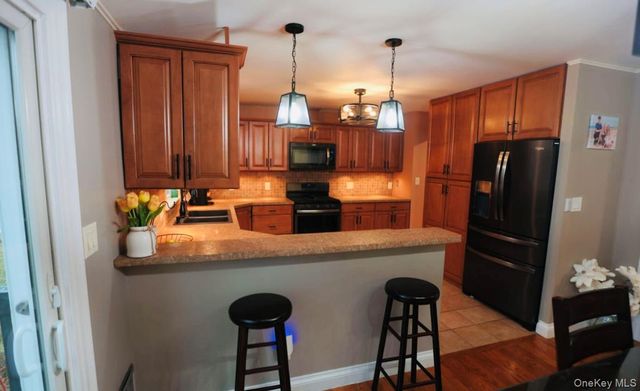 407 Tree Road, South Setauket, NY 11720