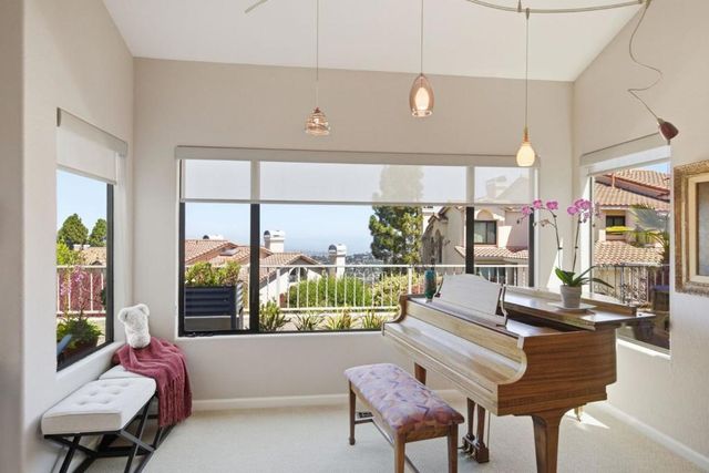 12 Clover Lane, San Carlos, CA 94070