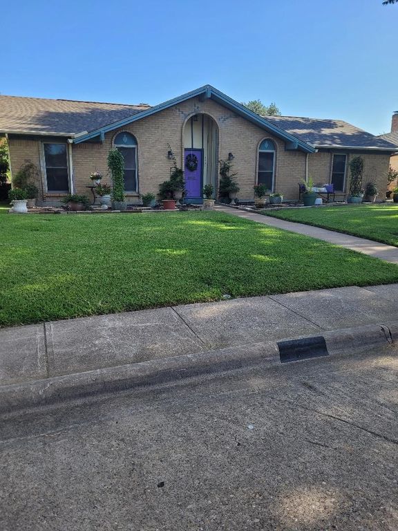 2861 Maydelle Lane, Farmers Branch, TX 75234
