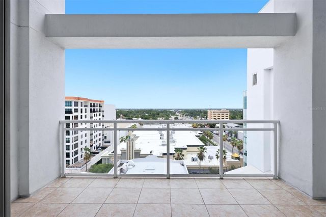 1990 MAIN STREET 4, Sarasota, FL 34236