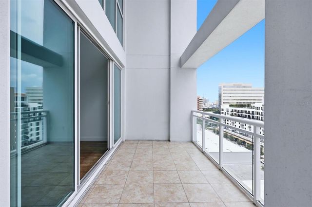 1990 MAIN STREET 4, Sarasota, FL 34236