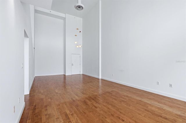 1990 MAIN STREET 4, Sarasota, FL 34236