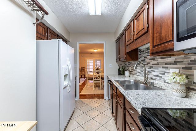 400 Sunset Dr L60, Johnson City, TN 37604