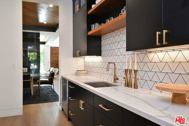 4544 Woodley Avenue, Encino, CA 91436