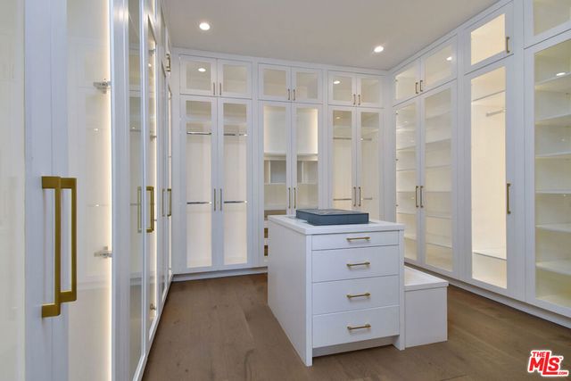 4544 Woodley Avenue, Encino, CA 91436