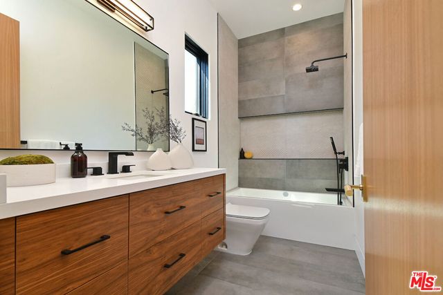 4544 Woodley Avenue, Encino, CA 91436