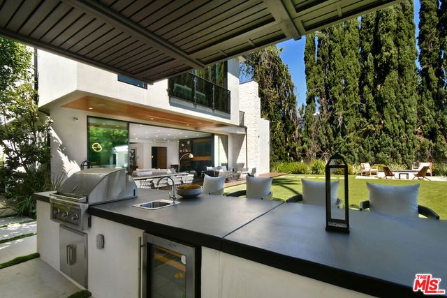 4544 Woodley Avenue, Encino, CA 91436