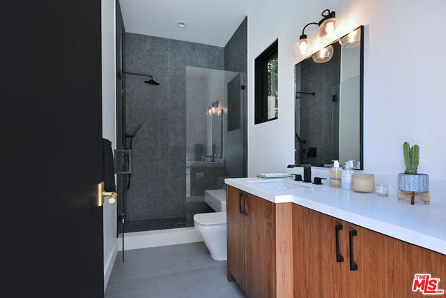 4544 Woodley Avenue, Encino, CA 91436