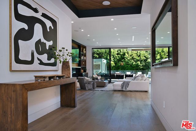 4544 Woodley Avenue, Encino, CA 91436