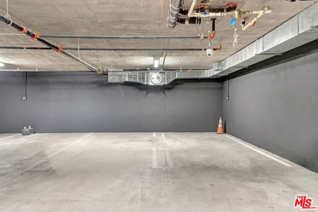 652 Huntley Drive 102, West Hollywood, CA 90069