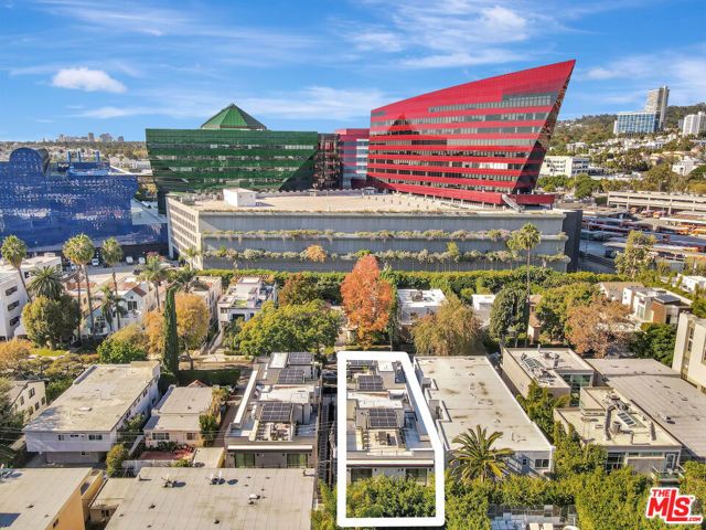 652 Huntley Drive 102, West Hollywood, CA 90069