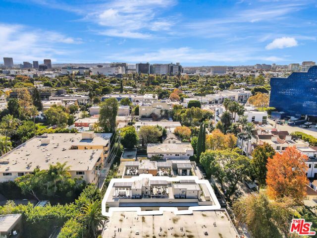 652 Huntley Drive 102, West Hollywood, CA 90069