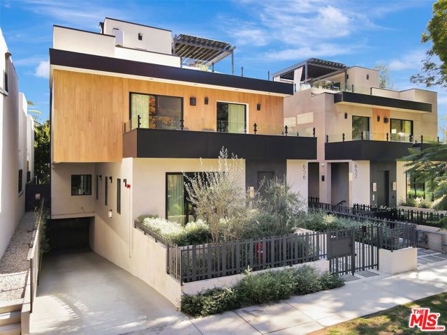 652 Huntley Drive 102, West Hollywood, CA 90069