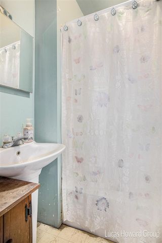 712 Lenore Avenue, Lansing, MI 48910