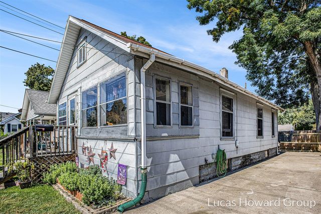 712 Lenore Avenue, Lansing, MI 48910