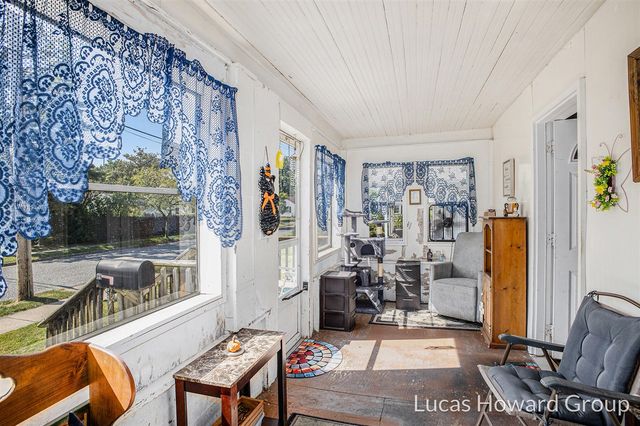 712 Lenore Avenue, Lansing, MI 48910