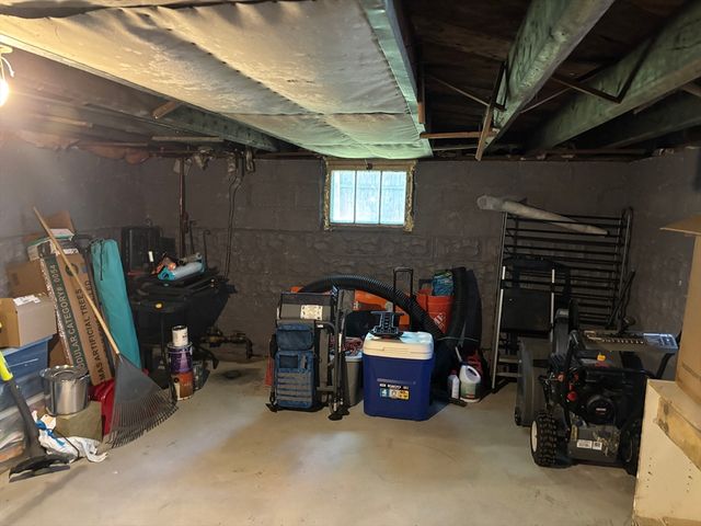 139 Tiffany St, Springfield, MA 01108