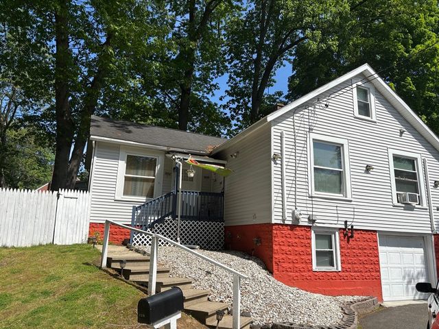 139 Tiffany St, Springfield, MA 01108