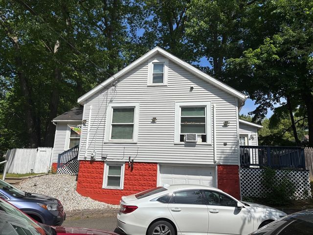 139 Tiffany St, Springfield, MA 01108