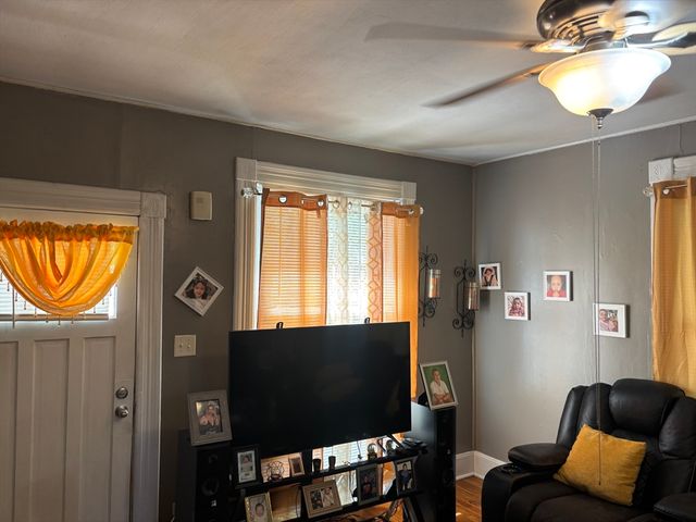 139 Tiffany St, Springfield, MA 01108