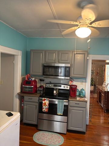 139 Tiffany St, Springfield, MA 01108