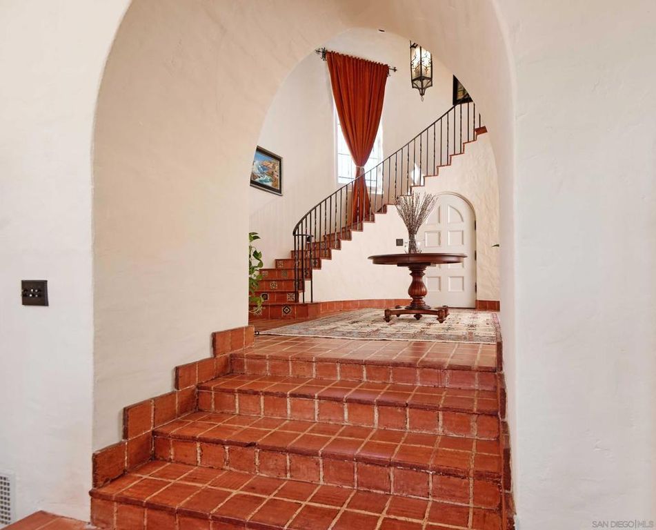 4675 E Talmadge Dr, San Diego, CA 92116 — photo 4