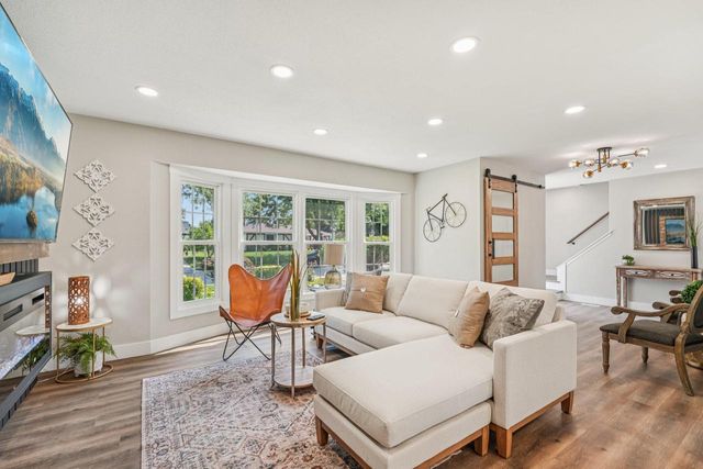 500 E Arthur DRIVE, Oak Creek, WI 53154